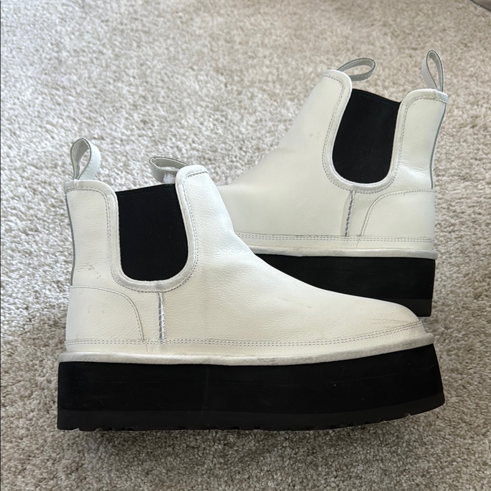 Women's White UGG Lined Mini Platform Boots, size 8